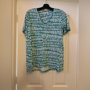 Chico’s Green and White V neck Seam Firward Women's Top size 1(M-8)